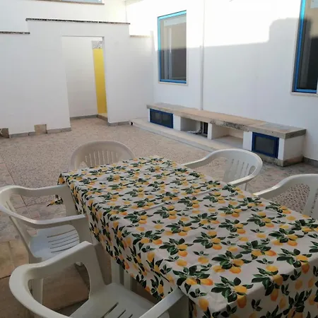 Casa Pepe A Pescoluse بيت للعطل *